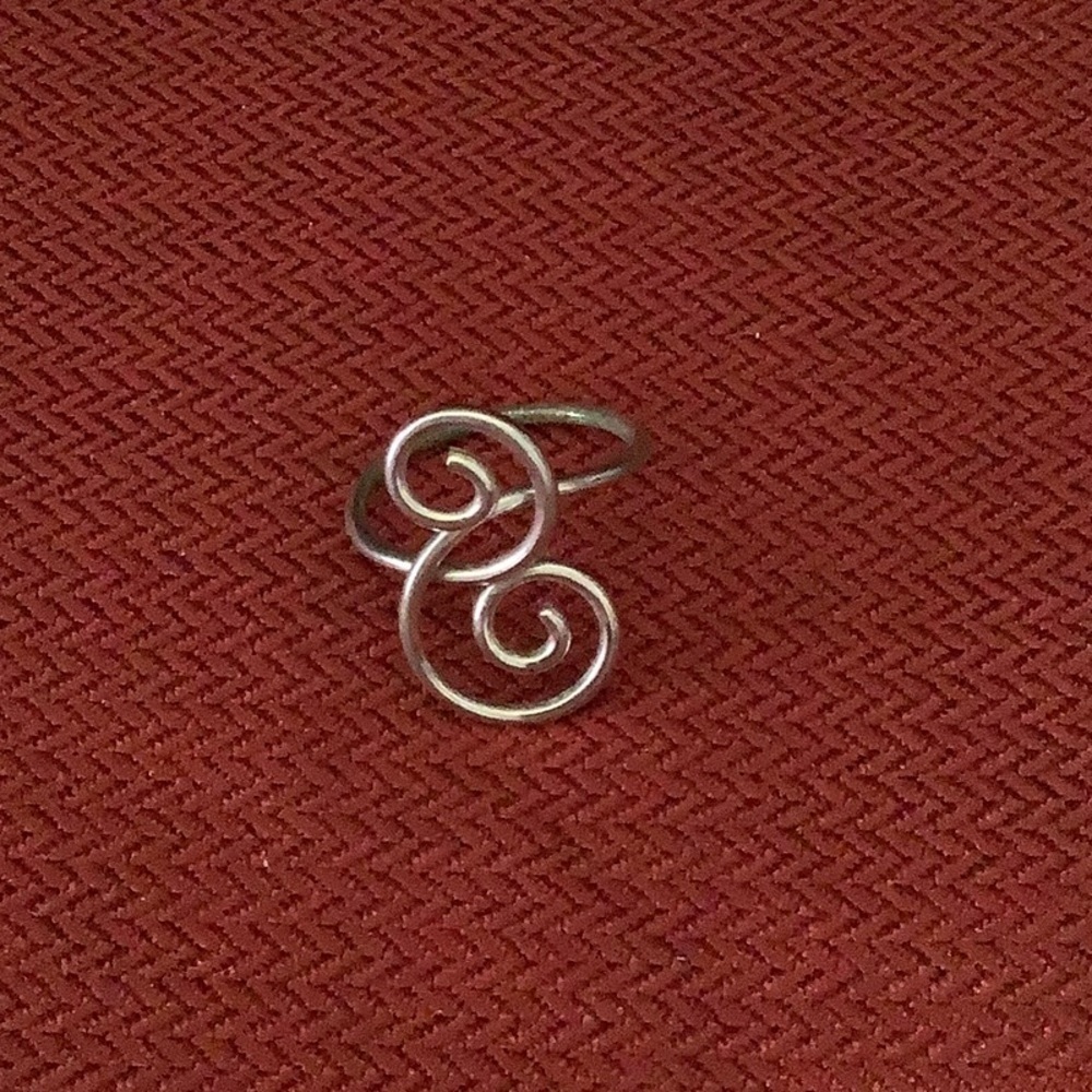 Silvertone costume jewelry ring abstract design size 7